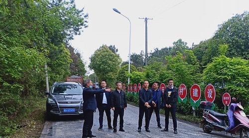 長沙太空金路橋材料有限公司,雙鋼輪壓路機(jī),福格勒瀝青攤鋪機(jī),AC系列,AF系列,SBS系列