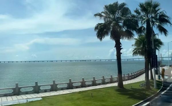 長(zhǎng)沙太空金路橋材料有限公司,雙鋼輪壓路機(jī),福格勒瀝青攤鋪機(jī),AC系列,AF系列,SBS系列