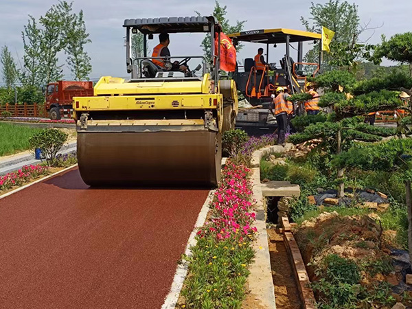 長(zhǎng)沙太空金路橋材料有限公司,雙鋼輪壓路機(jī),福格勒瀝青攤鋪機(jī),AC系列,AF系列,SBS系列