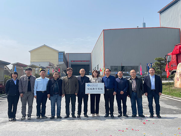 長沙太空金路橋材料有限公司,雙鋼輪壓路機(jī),福格勒瀝青攤鋪機(jī),AC系列,AF系列,SBS系列